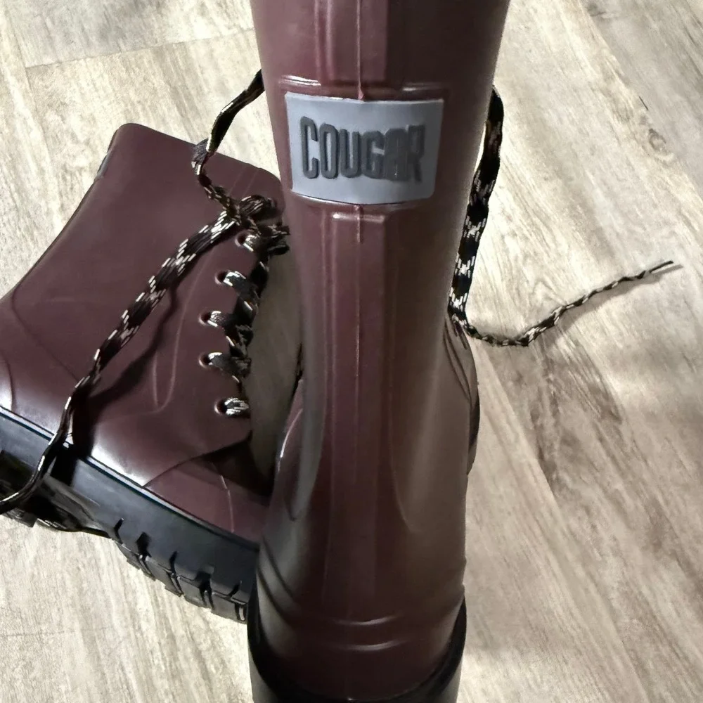 Cougar combat rain boots beautiful burgundy brown color size M‎
